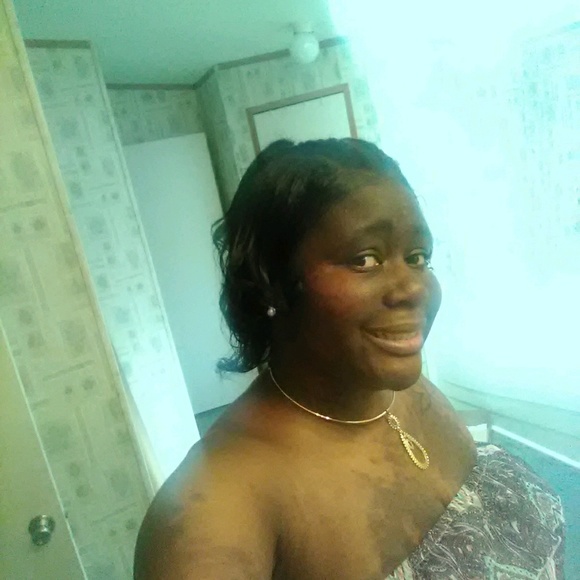 Meet your Posher, Jocelyn - Picture 1 of 1